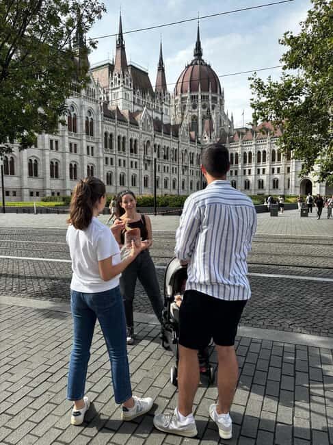 Budapest: Walking Tour with Chimney Cake & Polaroid Photos - Key Points