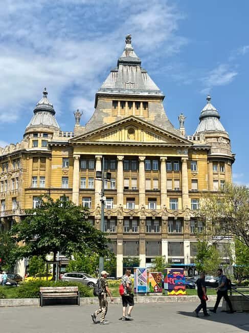 Budapest: Walking Tour with Chimney Cake & Polaroid Photos - FAQ