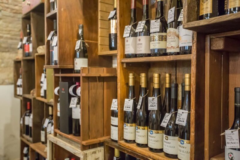 Budapest: Wine, Cheese, and Charcuterie Tasting - The Setting and Accessibility