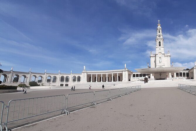 Buddha Eden Park, Grutas Moeda, Fátima, Batalha, Nazaré, Óbidos - The Sum Up