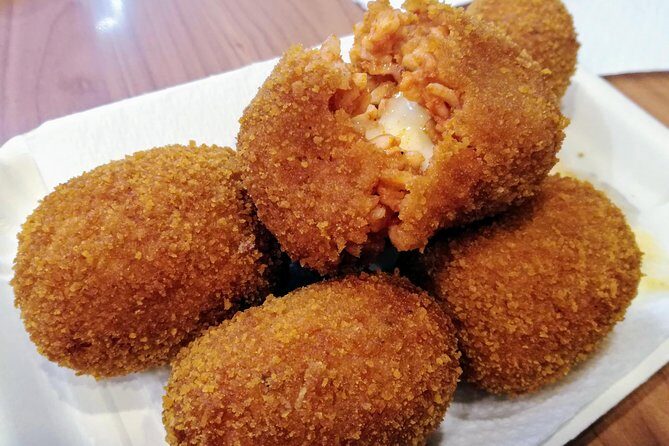 Budget Street Food Tour of Campo de Fiori, Jewish Ghetto & Pantheon with Gelato - The Guide and Group Dynamics