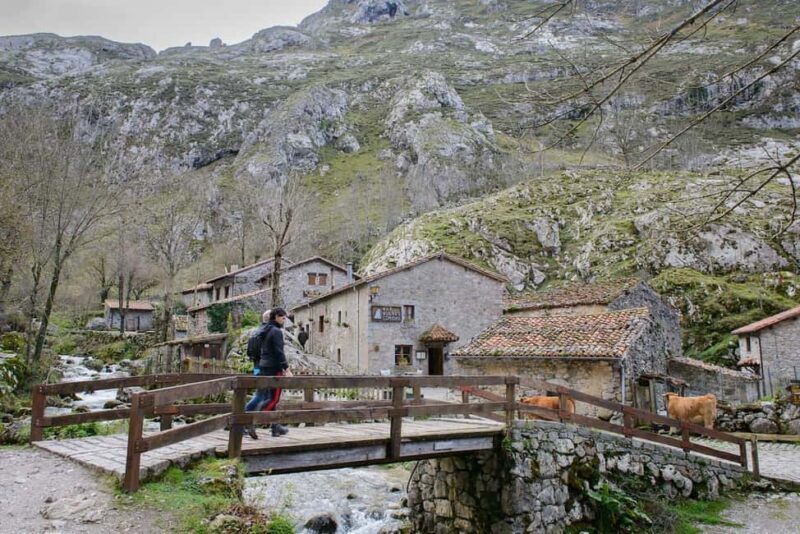 Bulnes: Excursion with funicular and Cabrales cheese cave in the Picos de Europa - Discovering Bulnes: A Village Frozen in Time