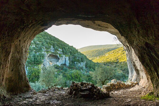 Buracas do Casmilo Private Hiking Tour from Coimbra - Who Should Consider This Tour?