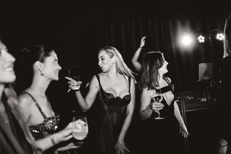 Burlesque Dinner Club in Vienna - Setting the Scene: An Evening of Elegance and Provocative Fun