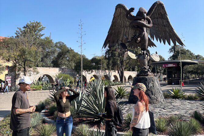 Cablecar through history in Chapultepec. - Key Points