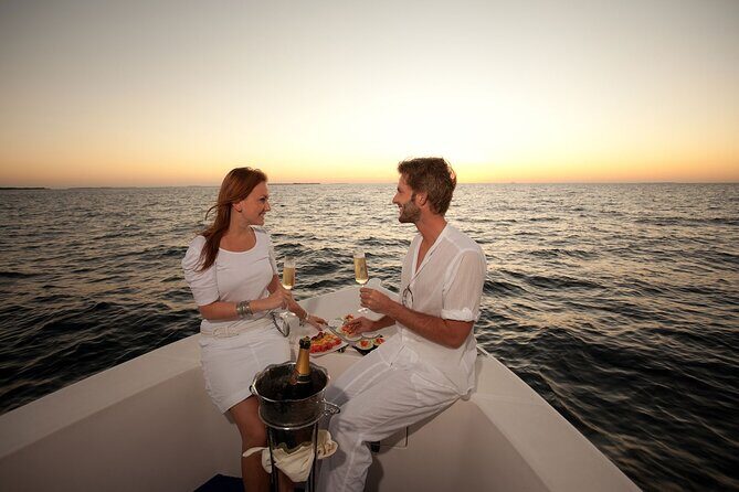 Cabo Arch Sunset Private Yacht Tour plus Dinner and Drinks - An Invitation to a Sunset at Sea