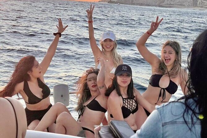 Cabo Arch Sunset Private Yacht Tour plus Dinner and Drinks - FAQ