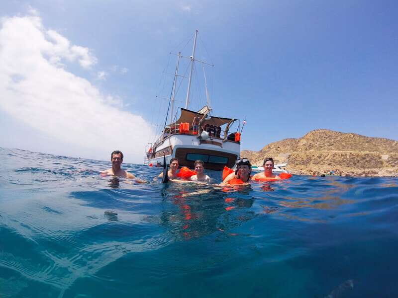 Cabo: Luxury Yacht Snorkel Cruise with Lunch and Open Bar - Chileno Bay: The Snorkeling Jewel