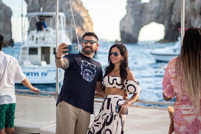 Cabo Party Cruise with Sunset, Music & Open Bar - Review of the Cabo Party Cruise with Sunset, Music & Open Bar