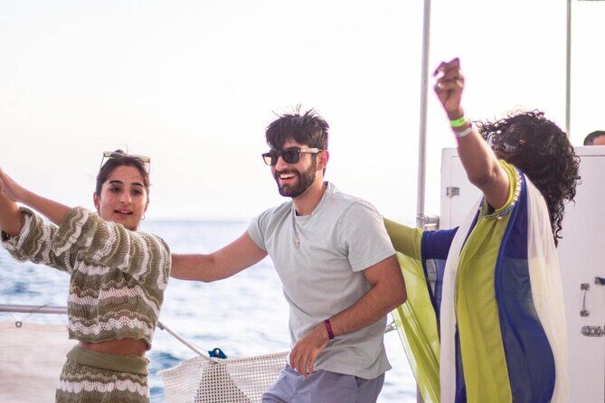 Cabo Party Cruise with Sunset, Music & Open Bar - FAQs