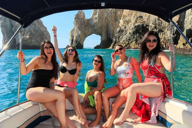 Cabo Private Yacht Tour: The Arch, Sea Lions & Scenic Beach - Who is this tour perfect for?
