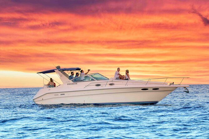 Cabo San Lucas Private Yacht Cruise with Open Bar - El Arco: The Iconic Landmark