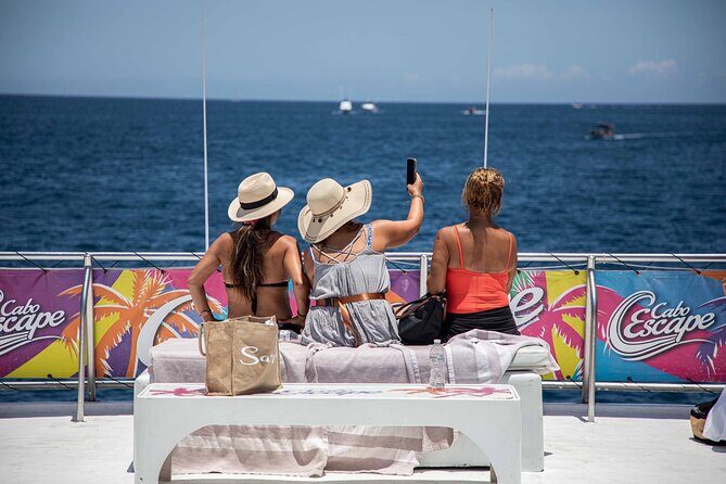 Cabo San Lucas Sunset Cruise Full dinner, open bar and transfer - The Heart of the Experience: Food and Drinks