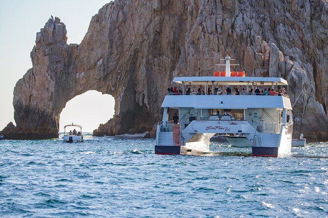 Cabo San Lucas Whale Watching Lunch Cruise - Scenic Landmarks and Photo Opportunities