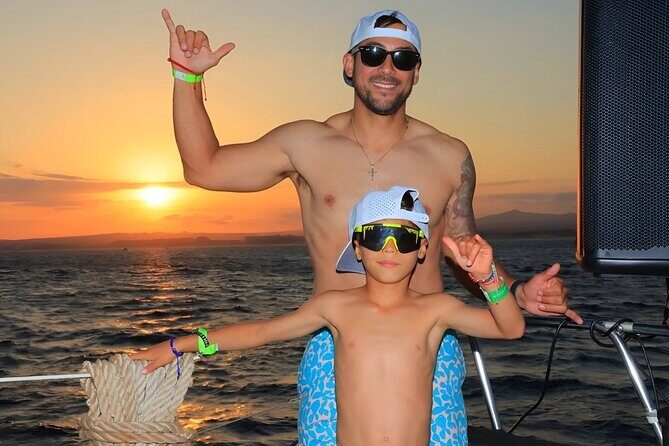 Cabo Sunset Catamaran Cruise: El Arco & Open Bar Experience - A Scenic Journey into Cabo’s Coastline