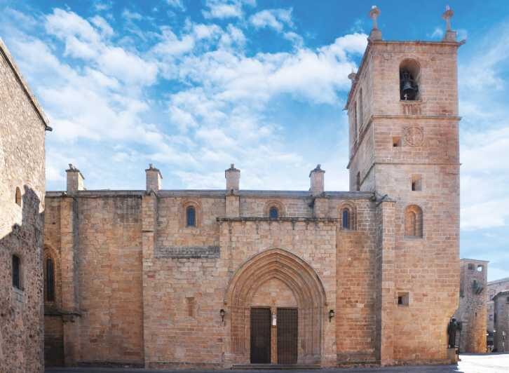 Cáceres: Concathedral of Santa Maria Ticket with Audio Guide - Key Points