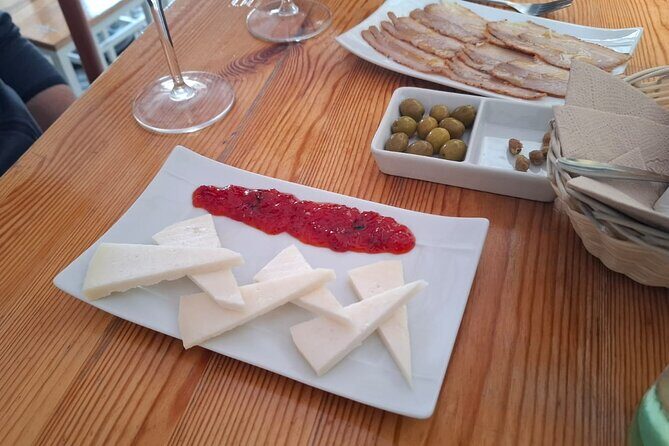 Cadiz Food Tour: Tapas, Drinks and Delights with a Local - A Closer Look at the Cádiz Food Tour Experience