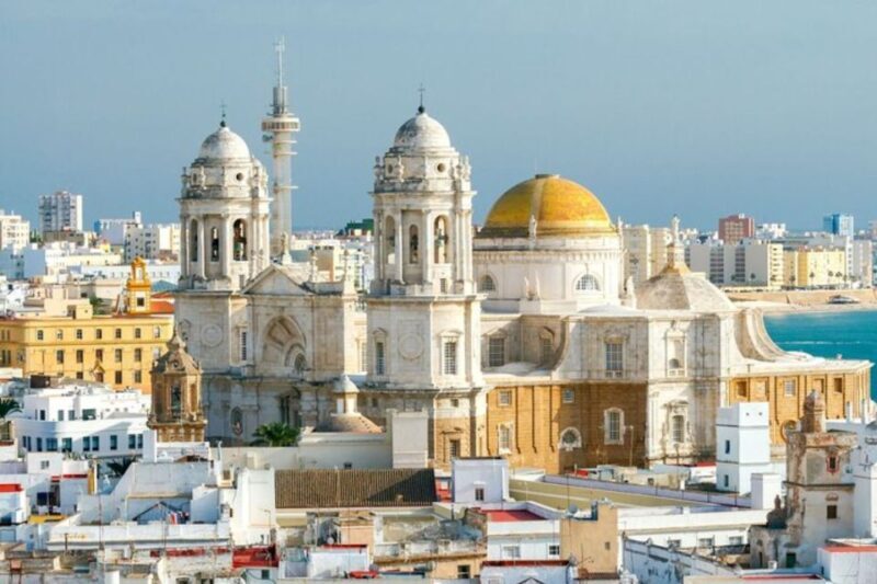Cadiz: Private custom tour with a local guide - Key Points