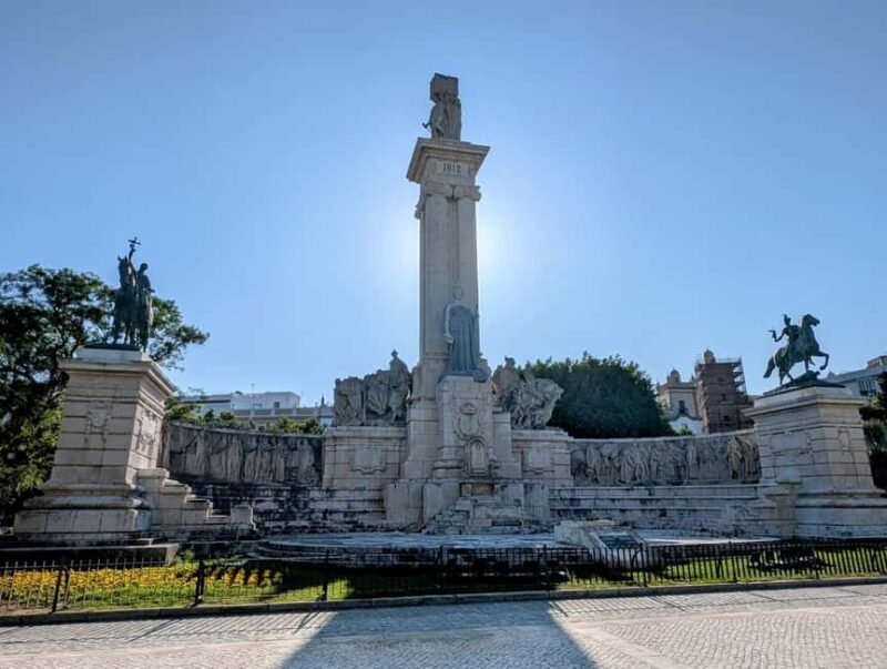 Cadiz Walking Tour: History & Tapas with a Local Guide - Key Points