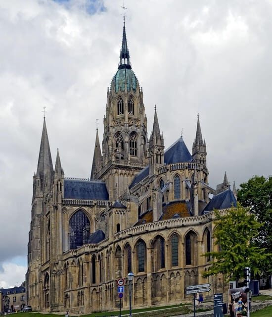 Caen: Guided Tour of Caen and Bayeux - Transition to Bayeux: A Medieval Treasure Chest