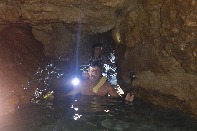 Cagliari: The magic of the Devil's Saddle and its caves - Key Points