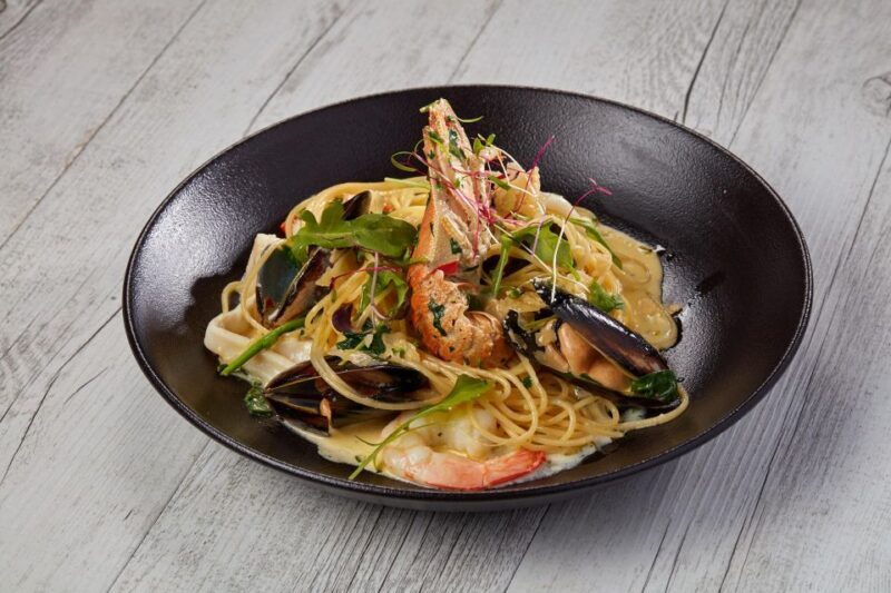 Cairns: Night at the Aquarium Guided Tour - FAQ