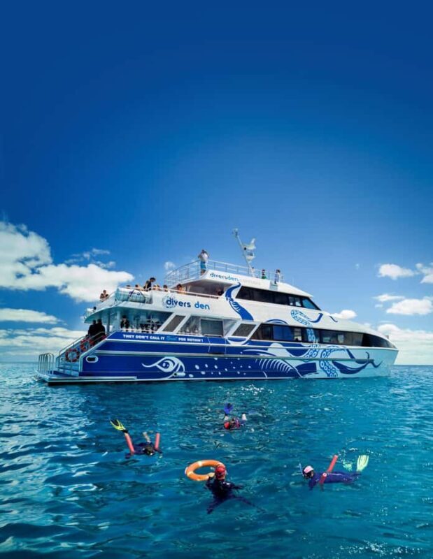 Cairns: Premium Snorkelling and Diving Reef Day Trip - Food & Facilities