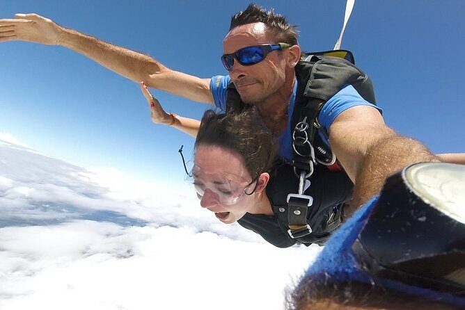 Cairns: Tandem Skydive Experience over Reef & Rainforest - Key Points