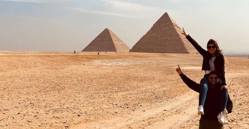 Cairo: Giza Pyramids and Islamic Cairo Guided Layover Tour - Exploring the Giza Pyramids and Sphinx