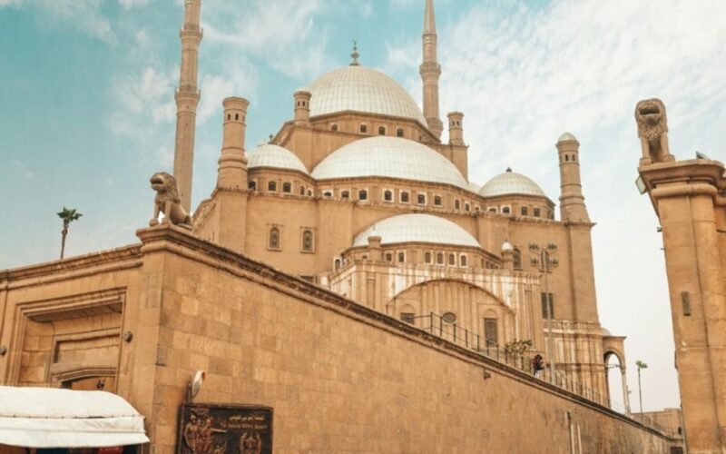 Cairo: Giza Pyramids and Islamic Cairo Guided Layover Tour - Who Should Consider This Tour?