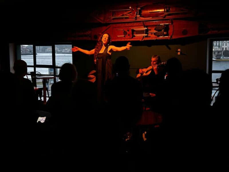 Cais de Gaia: Intimate Fado Performance Overlooking Porto - A Deep Dive into the Fado Experience at Cais de Gaia