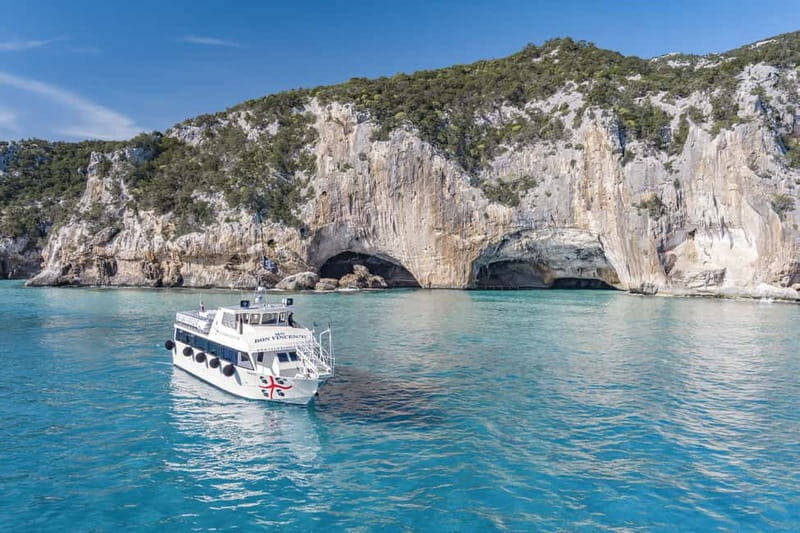 CALA GONONE: taxi boat to Grotta del Bue Marino - A Deep Dive into the Grotta del Bue Marino Tour