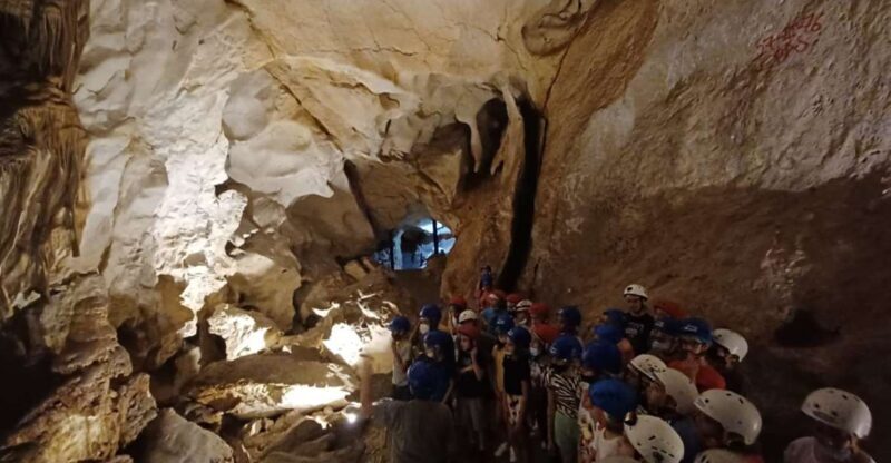 Calasparra: Cueva del Puerto Entry Ticket with Guided Tour - A Deep Dive into the Cave Experience