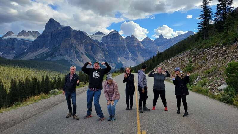 Calgary: 2-Day Banff National Park Highlights Summer Tour - Exploring the Banff Experience