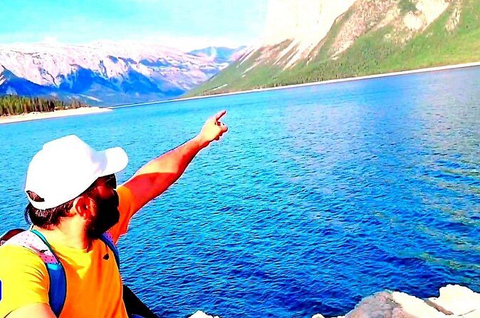 Calgary Airport to Banff and Beyond Transfer Service - Authentic Experiences and Passenger Tips