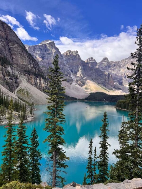 Calgary, Banff: Lake louise , Moraine ,Emerald Lake day Tour - FAQs