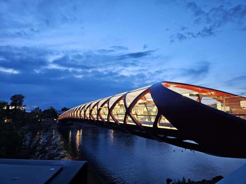 Calgary City Tour & Yamnuska Wolfdog Sanctuary Private Tour - A Closer Look at the Tour Experience