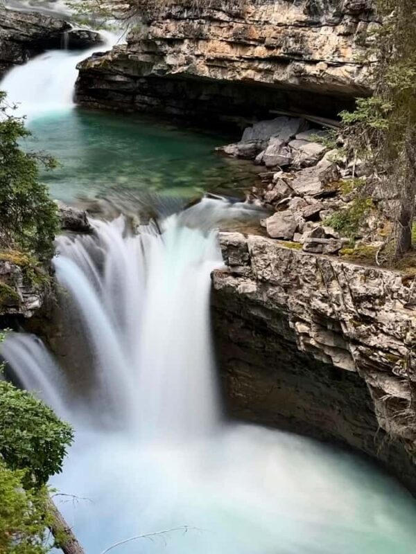 Calgary: Lake Louise, Emerald Lake, and Johnston Canyon Tour - Who Will Love This Tour?