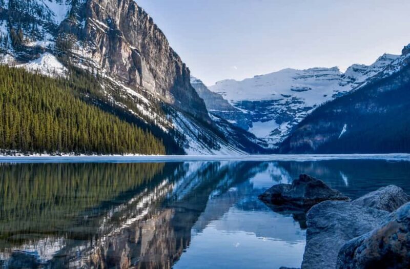 Calgary Shuttle: Lake Louise, Banff & Johnston Canyon Tour - Discovering the Best of the Canadian Rockies in One Day