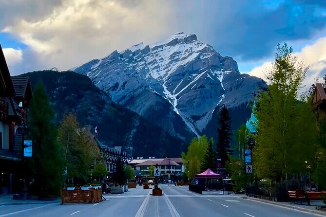 Calgary YYC Airport to Banff Shared Shuttle - Who Should Book This Shuttle?
