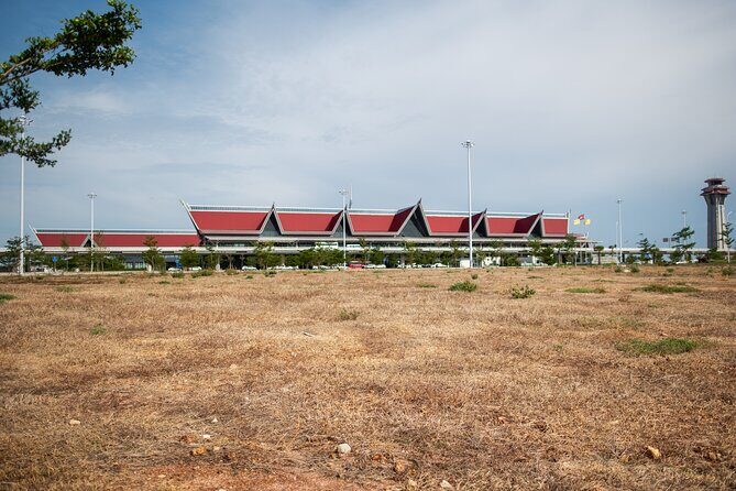 Cambodia Taxi Services 100% Private - The Experience of Cambodia Taxi Services: What It’s Like