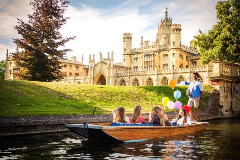 Cambridge: Shared Punting Tour with Guide - An In-Depth Look at the Cambridge Punting Experience