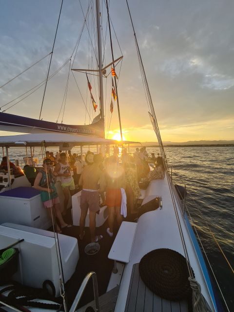 Cambrils: Evening Cruise with Fireworks Display and Drinks - Key Points