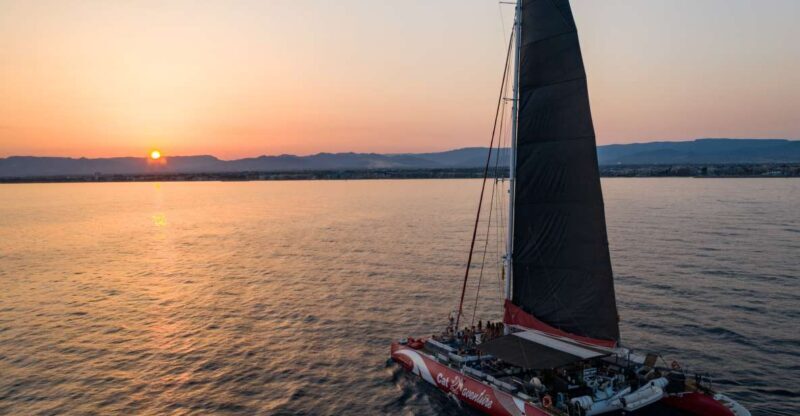 Cambrils: Sunset Catamaran Cruise & Drinks w/ Sunbed - Drinks and Comfort: What Makes It Stand Out?
