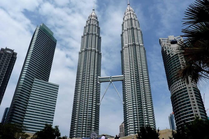 Cameron Highlands & Batu Cave Private Day Tour from Kuala Lumpur - Kea Farm Market: Local Flavors and Vibrant Atmosphere
