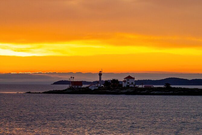 Campbell River, BC: 2 Hour Coastal Sunset Tour By Boat - Key Points