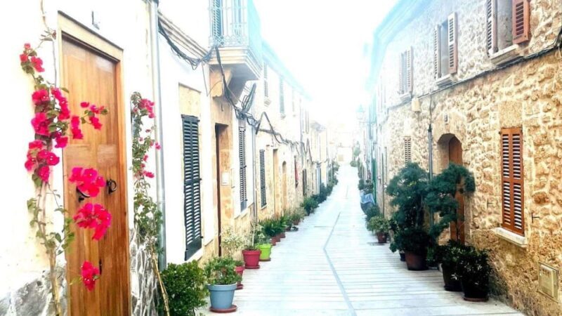 Can Picafort: FunForTwo, couple adventure game and city walk - Key Points