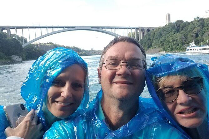 Canada/USA Incredible Wonder Tour of both sides of Niagara Falls - Frequently Asked Questions