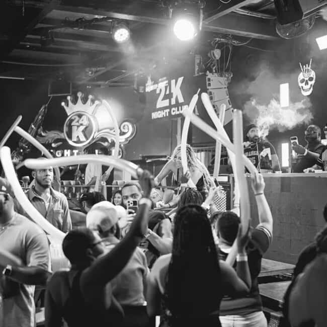 Cancun: 24 K Club Open Bar and Table incluided - Key Points