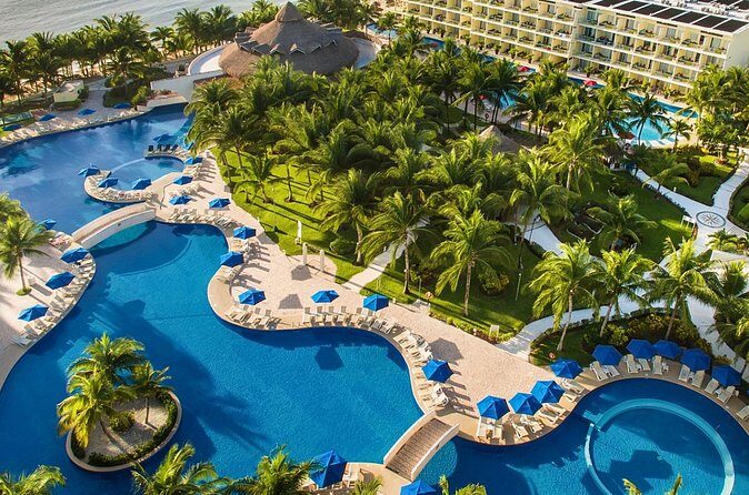 Cancun Airport and Azul Beach Riviera Cancun Private Shuttle - Who Will Find This Service Most Useful?